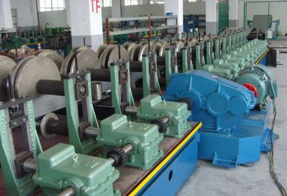 PLC 10m/Min شاحنة عربة حائط لوحة تشكيل آلة
